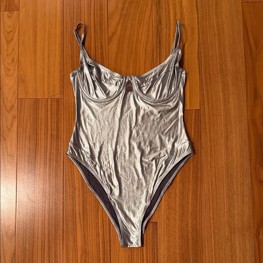Elegant Silver Metallic Women's Bra